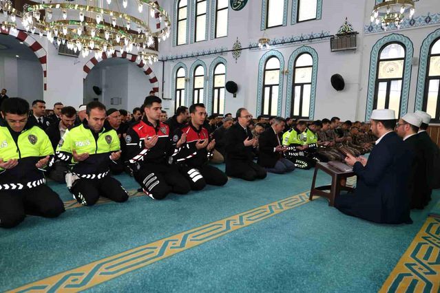 Siirt'te Polis Haftası Nedeniyle Şehitler İçin Mevlit Düzenlendi