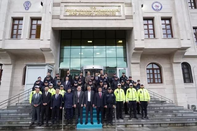 Bakan Çiftçi Kızılcahamam'da Polislerle Bayramlaştı