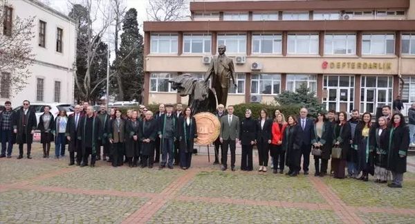 Sinop'ta 5 Nisan Avukatlar Günü Çelenk Töreniyle Kutlandı