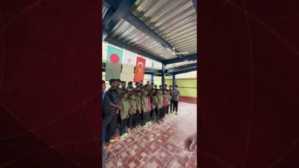 Arakanlı Çocuklar Kabe'de Hacılar İlahisini Birlikte Söyledi