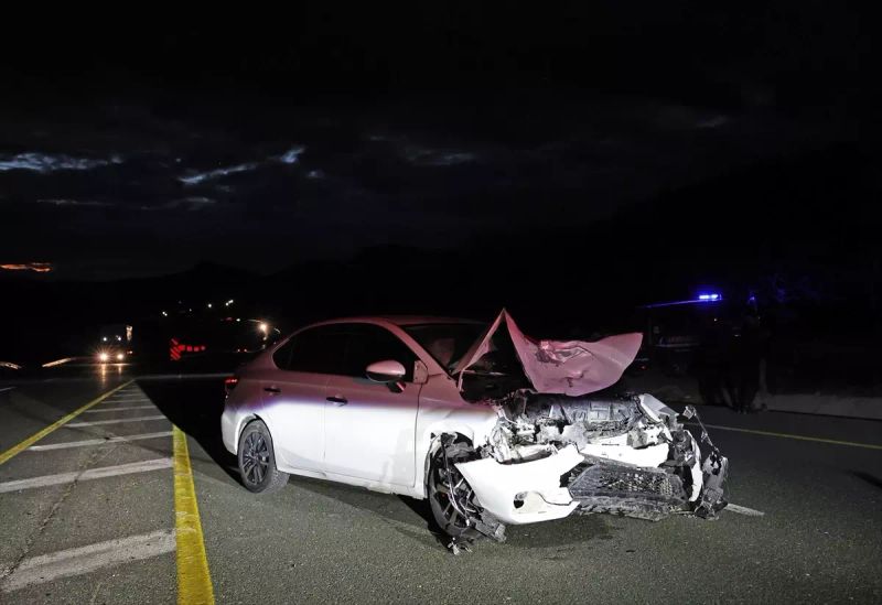 Elazığ'da İki Otomobilin Çarpışması Sonucu 3 Kişi Yaralandı