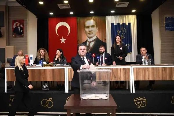 Kuşadası Belediye Başkan Vekilliğine Tahsin Demirtaş Seçildi