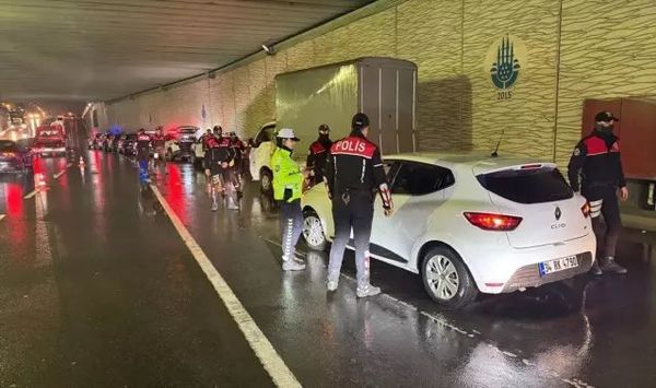 Esenyurt'ta Polis Asayiş ve Trafik Denetimlerini Sıklaştırdı