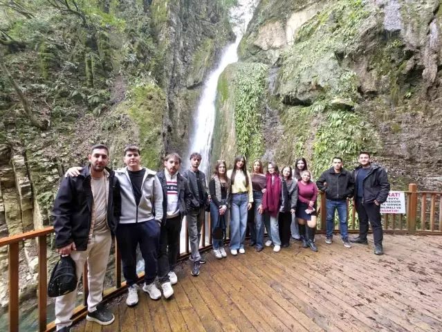 Düzce Üniversitesi Hukuk Topluluğu Akçakoca'da Kültürel Gezi Düzenledi