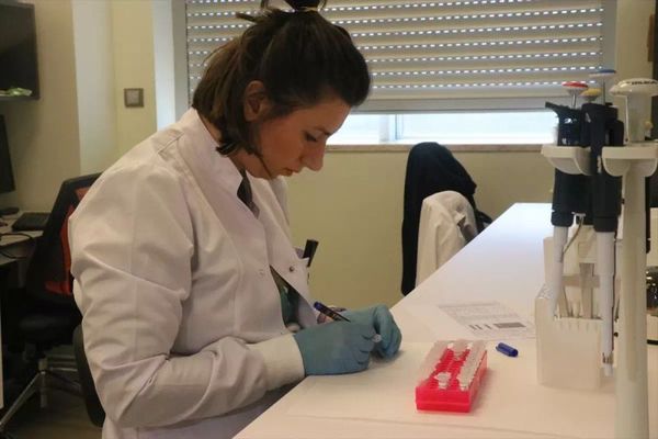 İzmir Biyotıp ve Genom Merkezi Nadiren Görülen Hastalıklarda 70 Tanı Koydu