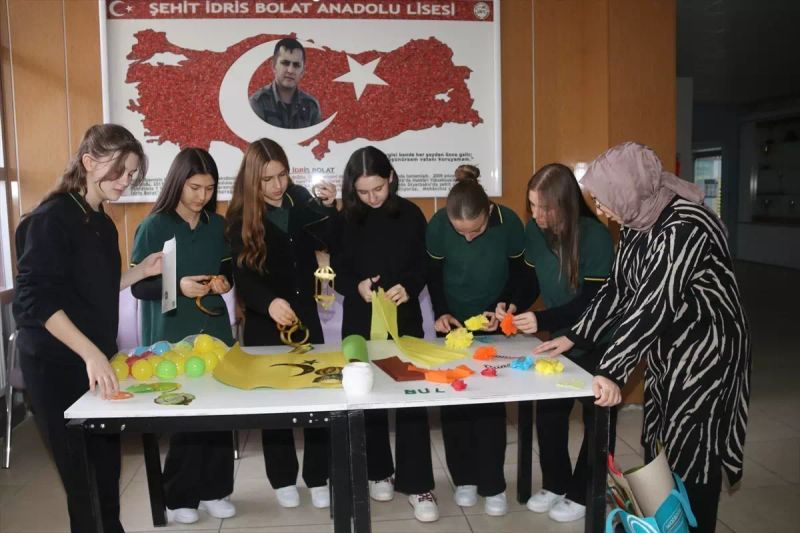Amasya'da Şehit İdris Bolat Lisesi Ramazan Etkinlikleriyle Süslendi