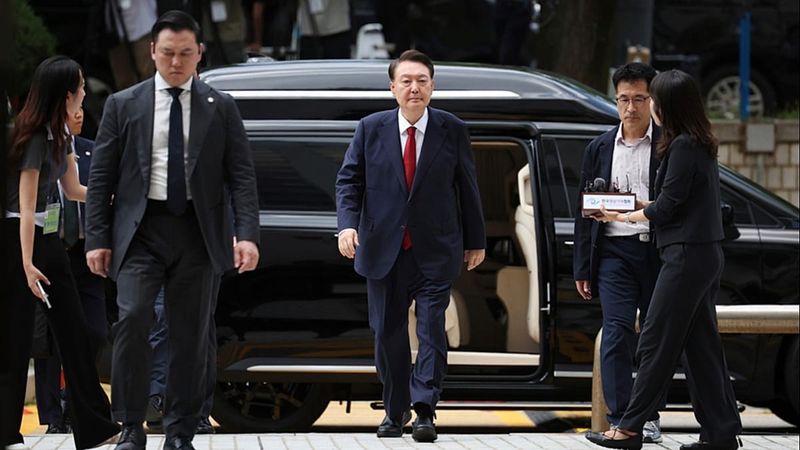 Güney Kore Eski Cumhurbaşkanı Yoon Suk-yeol Ömür Boyu Hapisle Yargılandı