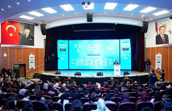 Esenler'de Tayfa Yeni Nesil Gençlik Sempozyumu İstanbul'da Yapıldı