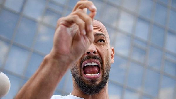 İngiltere'de Andrew Tate'in Cinsel Saldırı İddiaları Yeniden Soruşturulacak