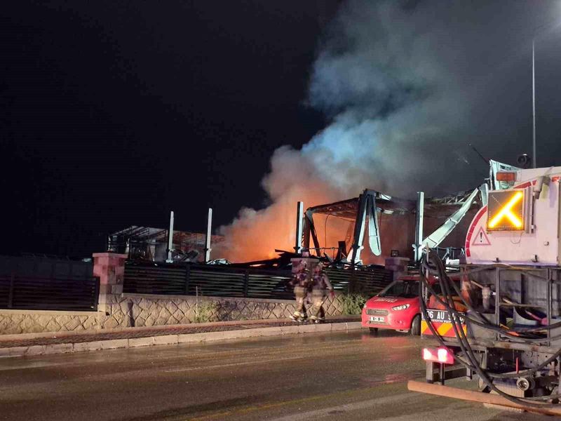 Sincan'daki İlaç Fabrikasında Çıkan Yangın Kontrol Altına Alındı