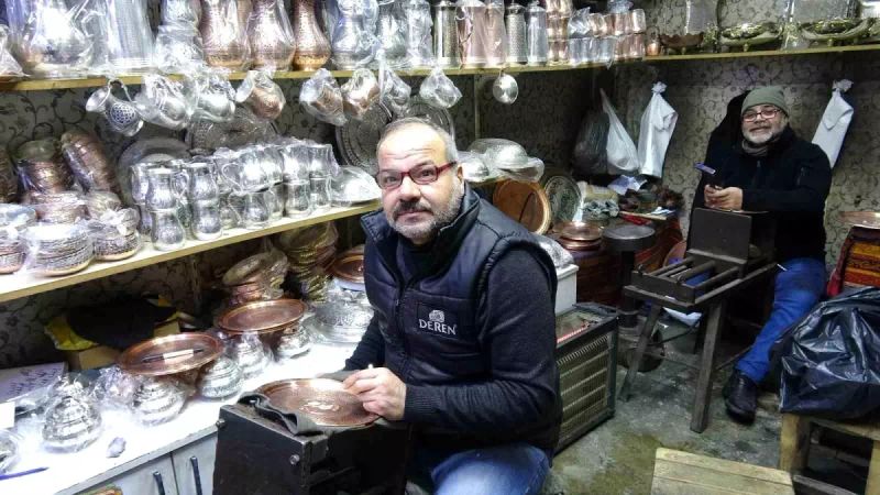 Gaziantep'te Dayı-Yeğen 44 Yıldır Bakırcılık Mesleğini Sürdürüyor