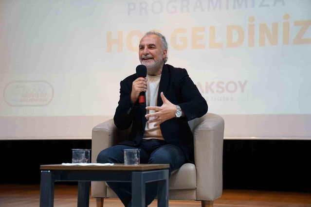 Yazar Tarık Tufan Esenyurt'ta Okurlarıyla Edebiyat Sohbetinde Buluştu