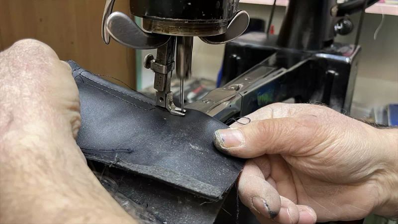 62 Yaşındaki İsmail Bacak, Kalecik'te Ayakkabıcılığa Tutkusuyla Devam Ediyor