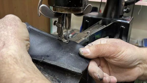 62 Yaşındaki İsmail Bacak, Kalecik'te Ayakkabıcılığa Tutkusuyla Devam Ediyor