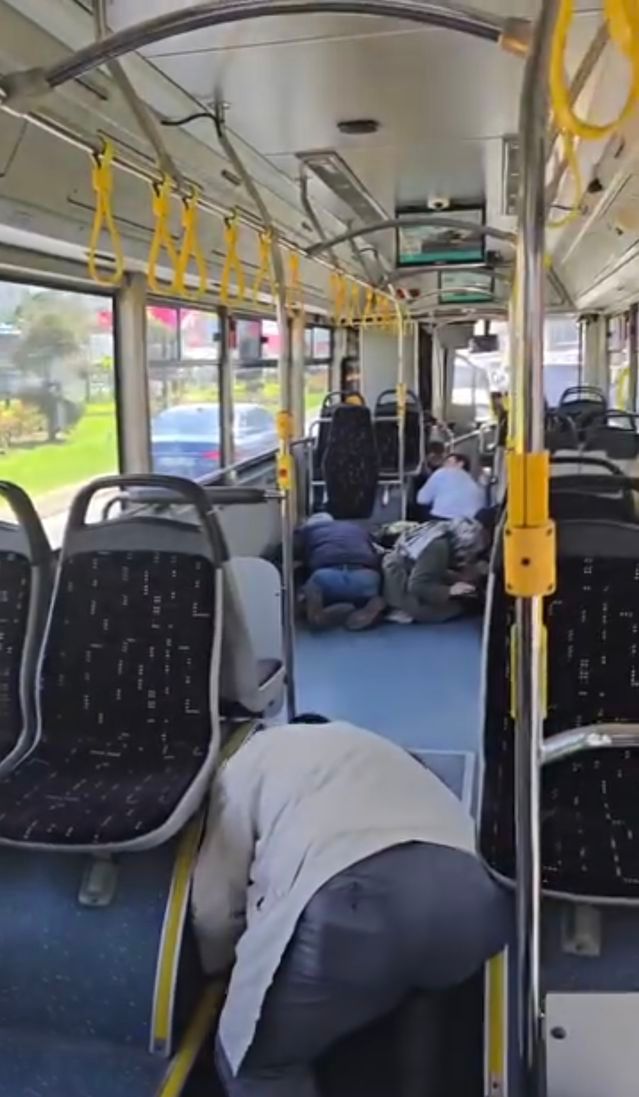 Beşiktaş'taki Silahlı Çatışmada İETT Otobüsüne Kurşun İsabet Etti, Yolcular Panik Yaşadı