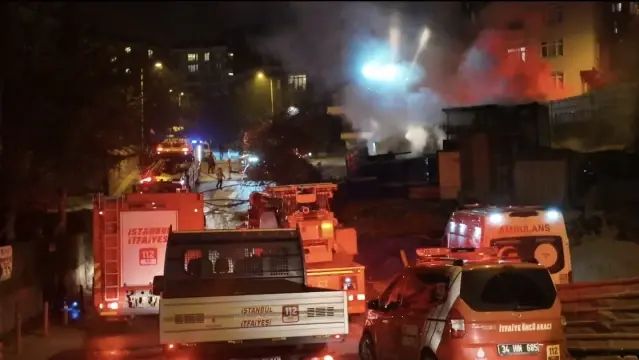 Üsküdar'daki İşçi Konteynerinde Çıkan Yangın Söndürüldü