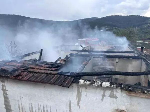 Muğla Yatağan'da Ev Yangını: Can Kaybı Olmadı