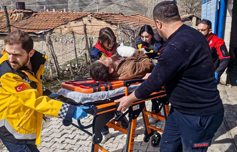 Çorum Alaca'da Göçük Faciası: Bir Kardeş Enkaz Altında Kaldı, Diğerinin Parmakları Koptu