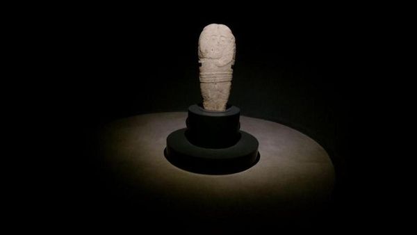 Erzurum’da Bulunan 2,500 Yıllık Taş Baba Heykeli Müze Ziyaretçilerinin İlgisini Çekiyor