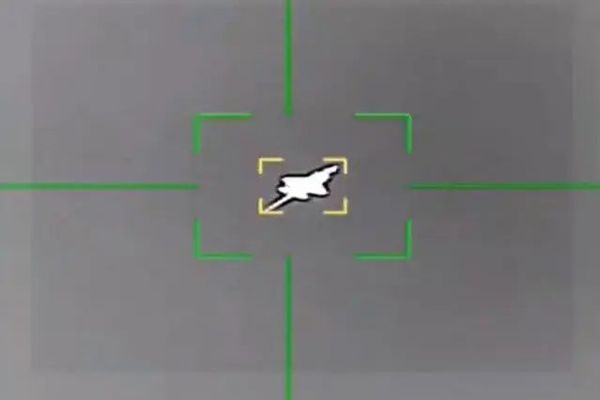 İran, ABD'ye Ait F-35 Savaş Uçağını Vurarak Acil İniş Yaptırdı