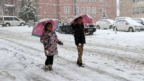 Kar Yağışı Nedeniyle Gümüşhane, Erzurum ve Malatya'da Eğitime Ara Verildi
