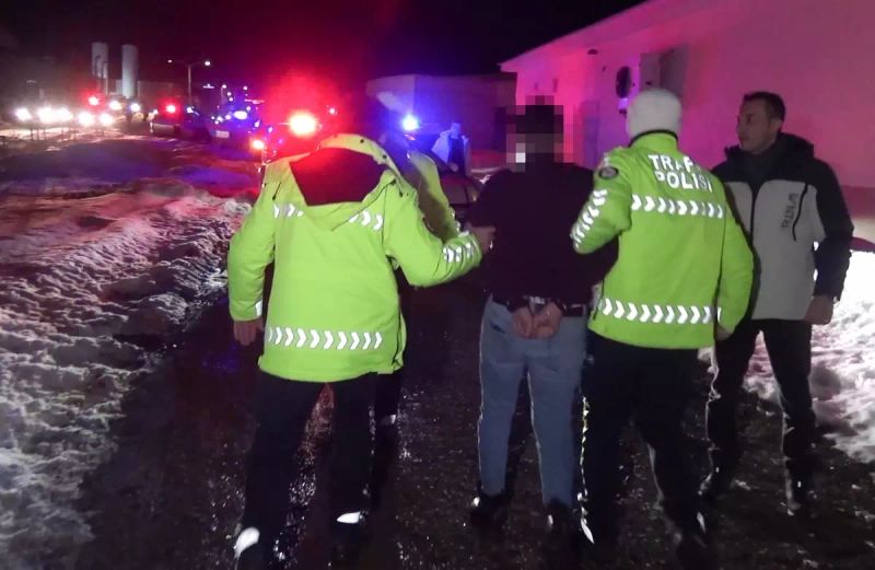 Erzurum'da Trafikten Men Edilen Sürücü Kaçtı, Ehliyetine El Konuldu ve 35 Bin TL Ceza Verildi