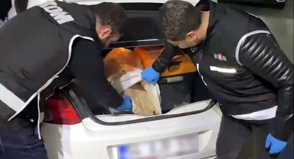 Edirne'de Roma Dönemine Ait Tanrıça Kybele Heykeli Ele Geçirildi