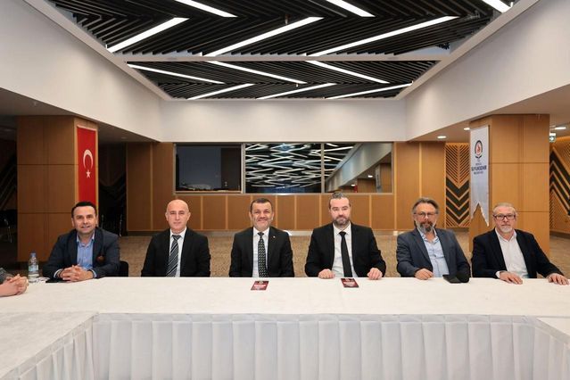 Başkan Çavuşoğlu, Denizli'deki 2 Yıllık Hizmetlerini Basınla Paylaştı