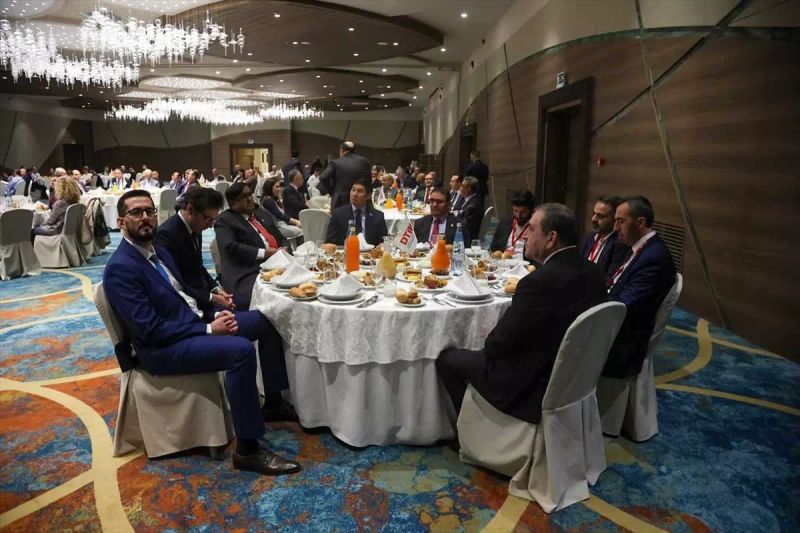 Cezayir'de Türk ve Cezayirli İş İnsanları Geleneksel İftar Programında Buluştu