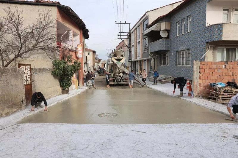 Vezirköprü'de Taşkale Mahallesi'nde Baskı Beton Yol Çalışması Başladı