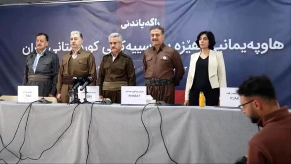 İranlı Kürt Beş Örgüt Tahran Yönetimine Karşı Koalisyon Kurdu