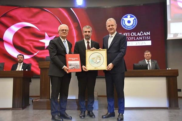 Alsancak Limanı'nın Geleceği ve Türkiye'nin Küresel Konumu Değerlendirildi