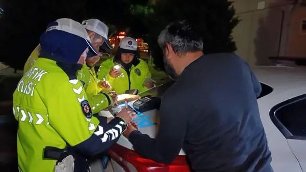 Adana'da Alkol Denetiminde 48 Sürücüye 674 Bin TL Ceza Kesildi