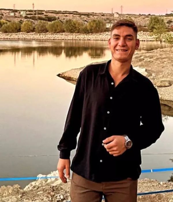 Sakarya'da Trafik Kazasında 22 Yaşındaki Genç Sürücü Hayatını Kaybetti