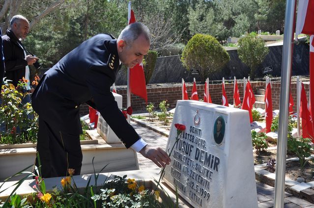Silifke'de Polis Haftası Kapsamında Şehitlik Ziyareti Gerçekleştirildi