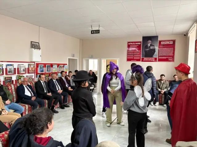 Korgun'da "İyileştiren Kütüphaneler" Temalı Tiyatro Gösterisi Düzenlendi