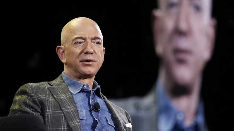 Jeff Bezos, Elon Musk'a Kaplumbağa Sembolüyle Ay Yarışında Mesaj Verdi