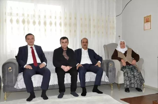 Hizan Kaymakamı Bilgin Ramazan Bayramı’nda Şehit Ailelerini Ziyaret Etti