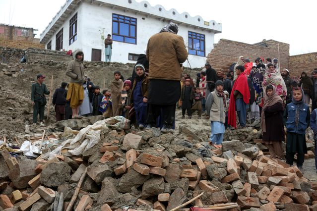 Afganistan'da 5,8 Büyüklüğünde Deprem: En Az 12 Kişi Öldü