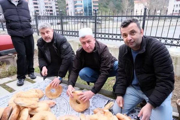 Bozkurt'ta Helva-Ekmek Bayramlaşma Geleneği Devam Ediyor