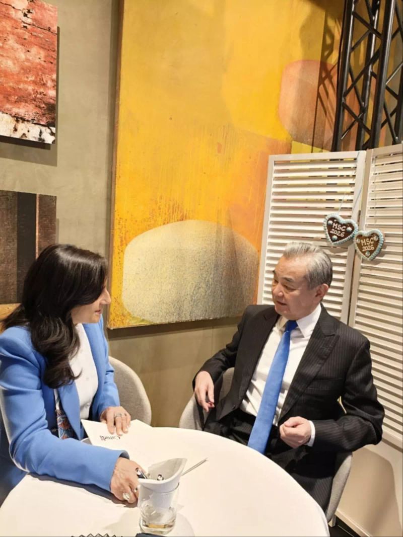 Çin ve Kanada Dışişleri Bakanları Almanya'da Görüştü