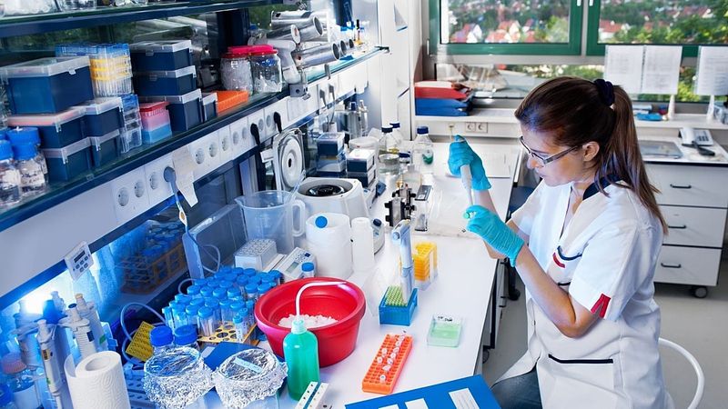 Rapor: İlaç Endüstrisinin Antimikrobiyal Dirence Karşı Çabaları Yetersiz Kalıyor