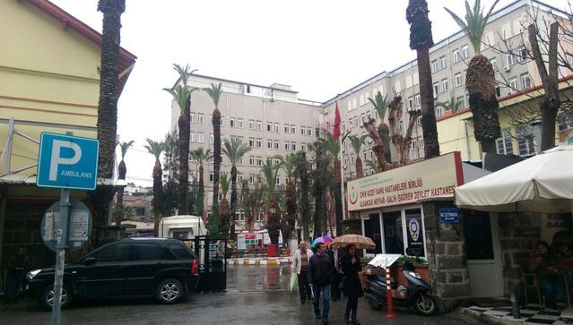 İzmir'de Anne ve Oğlu Kalp Krizi Nedeniyle Hayatını Kaybetti