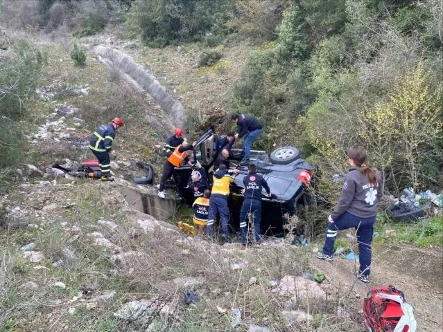 Bilecik'te Takla Atan Otomobilde 2 Kişi Hafif Yaralandı
