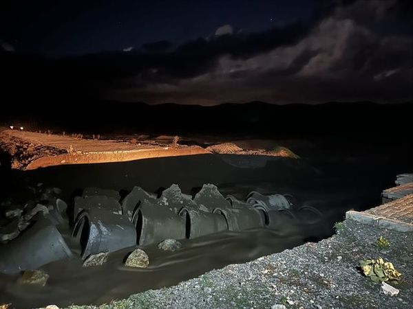 Sandıklı'da Sağanak Nedeniyle Yol Taşkın Sonrası Kapandı