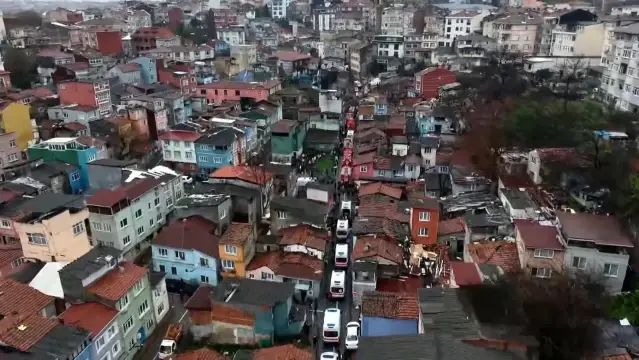 Fatih'te Doğal Gaz Patlaması Sonrası İki Bina Çöktü, 9 Kişi Kurtarıldı