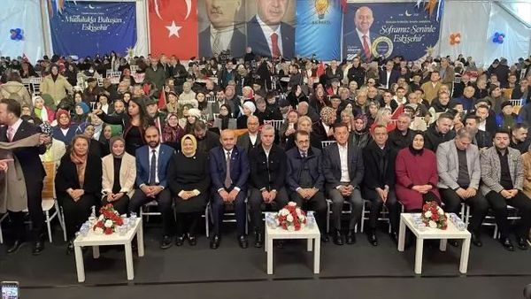 AK Parti Yetkilileri Eskişehir'de Bayramlaşma Programında Bir Araya Geldi