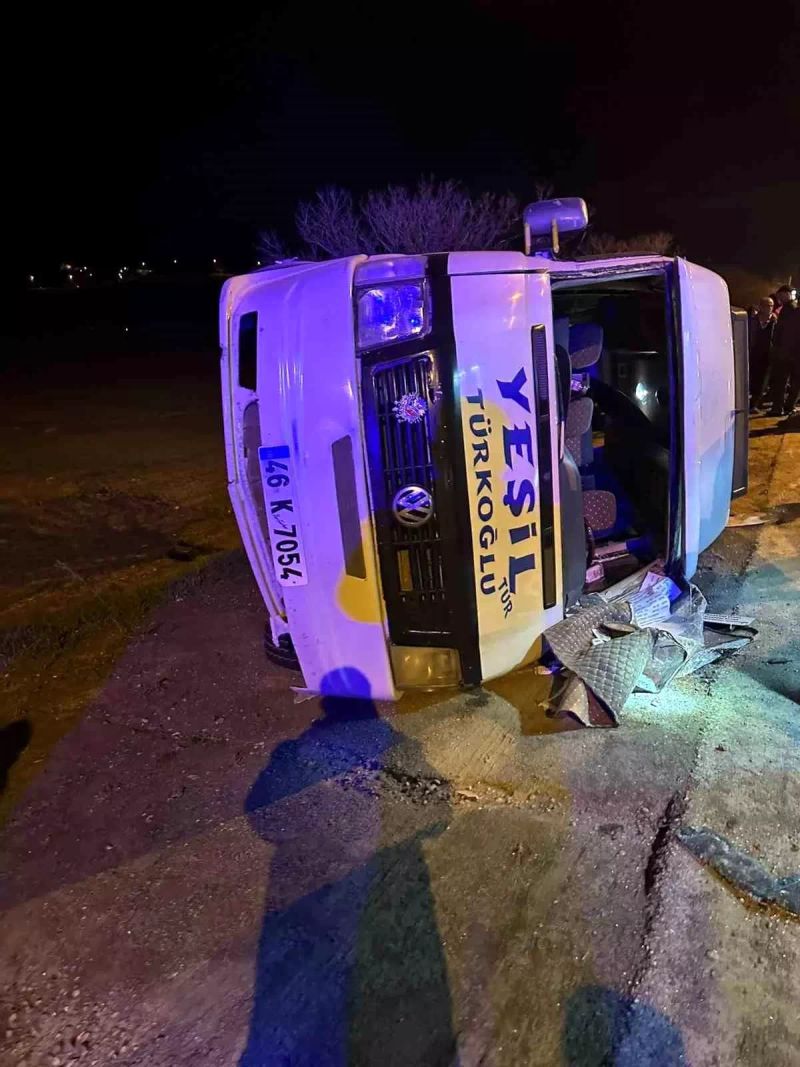 Kahramanmaraş Türkoğlu'nda Minibüs Devrildi: 10 Yaralı Var