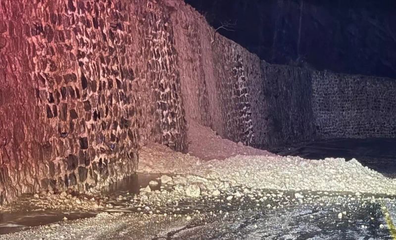 Kırklareli'de Toprak Kayması Nedeniyle Kapanan Yol Yeniden Trafiğe Açıldı