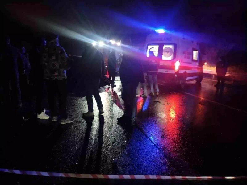 Beykoz'da Kafa Kafaya Çarpışma: 1 Ölü, 5 Yaralı